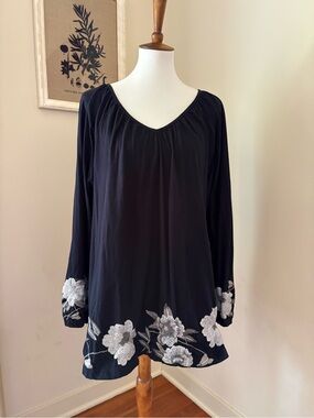 JW Johnny Was Black Long-Sleeve V-Neck Tunic
